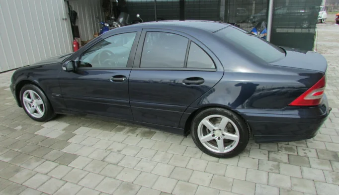 Mercedes-Benz C-Class  - 2004