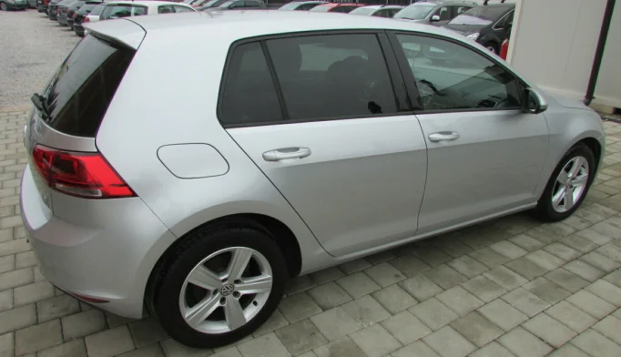 Volkswagen Golf  - 2013