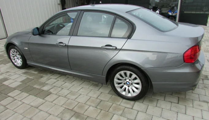 BMW 3 Series  - 2009