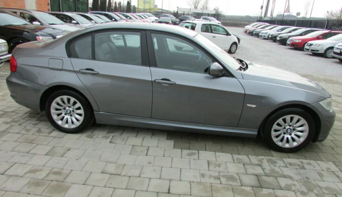 BMW 3 Series  - 2009