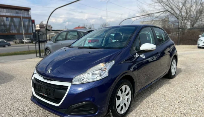 Peugeot 208  - 2012