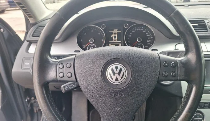 Volkswagen Passat  - 2009