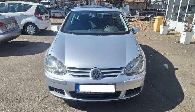 Volkswagen Golf  - 2005