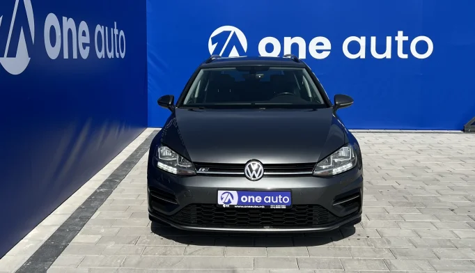 Volkswagen Golf R   - 2019